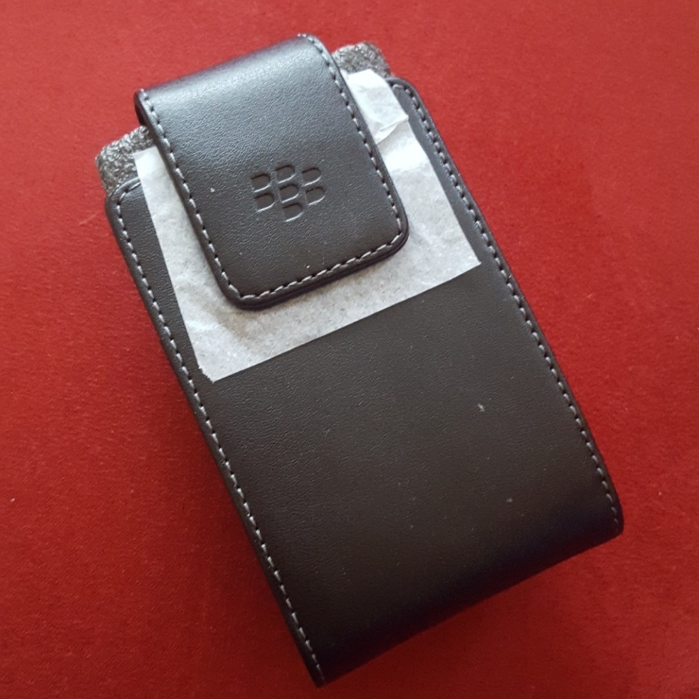 💍3 for $20 NWT - Blackberry Swivel Holder - Black